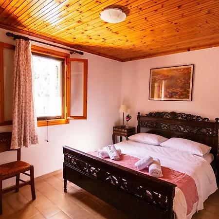 Holiday home Iria's Cosy Traditional House