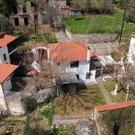 Iria's Cosy Traditional House