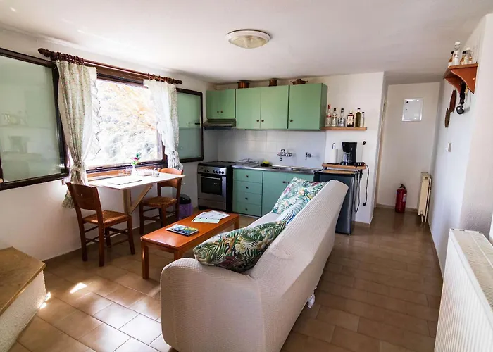 Iria's Cosy Traditional House Feriehus Sparta