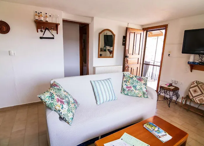 Feriehus Iria's Cosy Traditional House Sparta