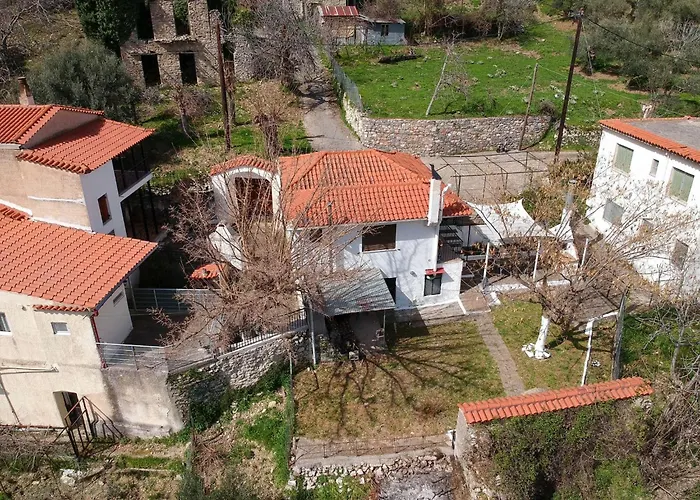 Iria's Cosy Traditional House